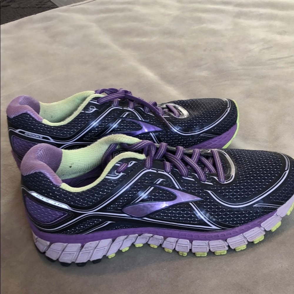 Brooks women Running shoes